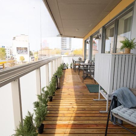 Stella'S Apartment - City Center - Free Secure Parking - Big Sun Terrace - Air Conditioning - Wifi - Tram To The Tallinn Bus Station And Old Town Eksteriør bilde