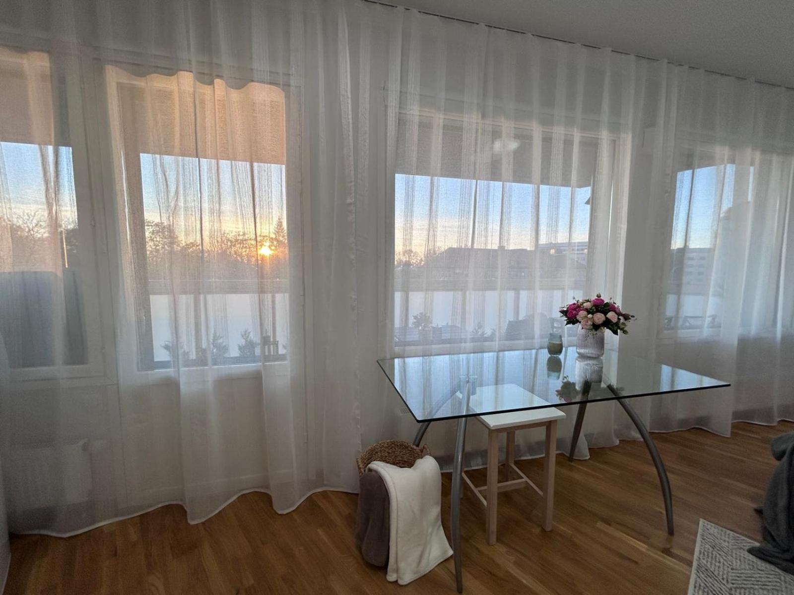 Stella'S Apartment - City Center - Free Secure Parking - Big Sun Terrace - Air Conditioning - Wifi - Tram To The Tallinn Bus Station And Old Town Eksteriør bilde