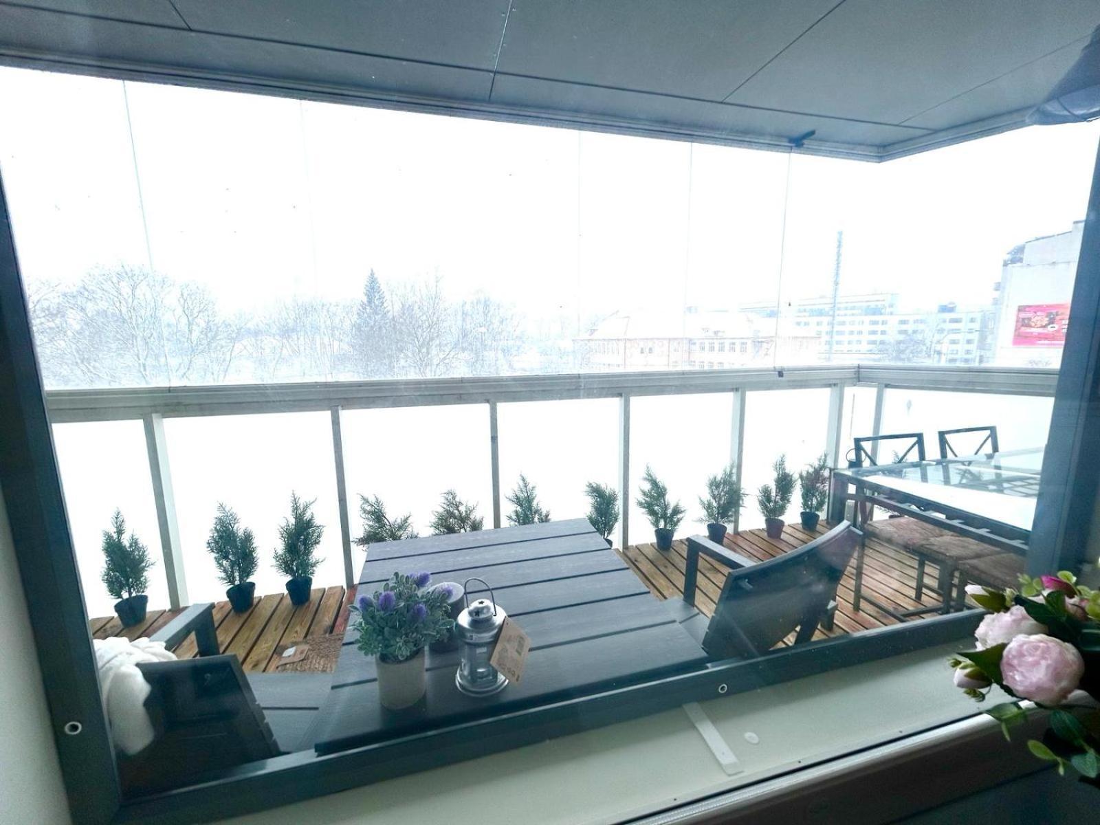 Stella'S Apartment - City Center - Free Secure Parking - Big Sun Terrace - Air Conditioning - Wifi - Tram To The Tallinn Bus Station And Old Town Eksteriør bilde