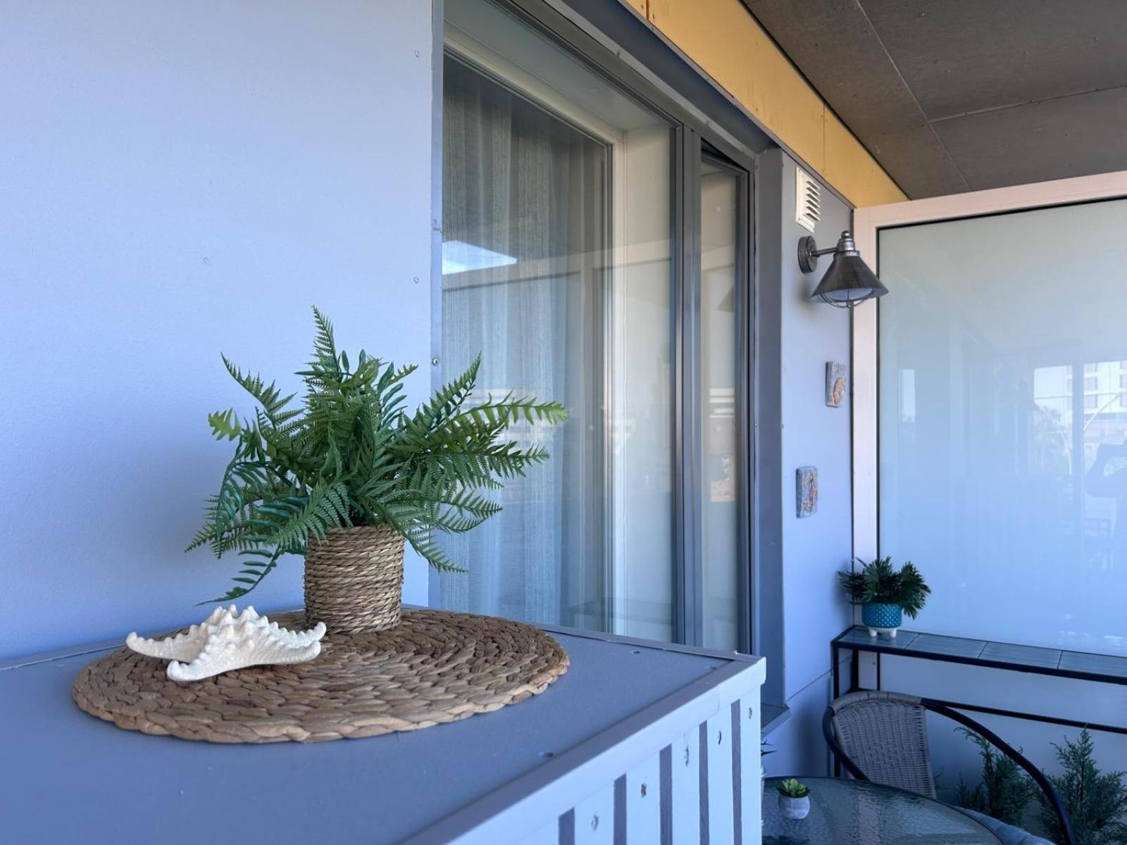 Stella'S Apartment - City Center - Free Secure Parking - Big Sun Terrace - Air Conditioning - Wifi - Tram To The Tallinn Bus Station And Old Town Eksteriør bilde