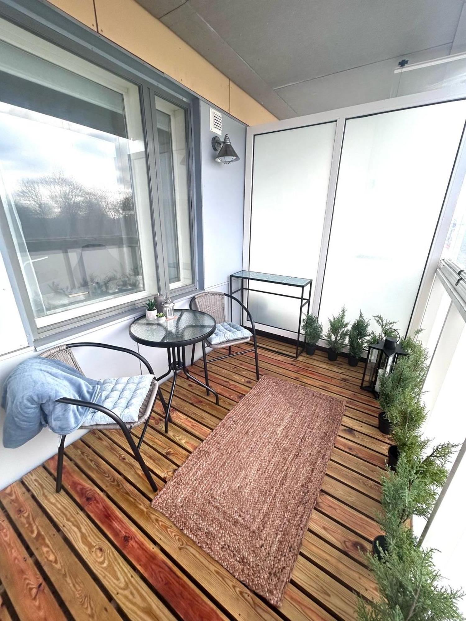 Stella'S Apartment - City Center - Free Secure Parking - Big Sun Terrace - Air Conditioning - Wifi - Tram To The Tallinn Bus Station And Old Town Eksteriør bilde