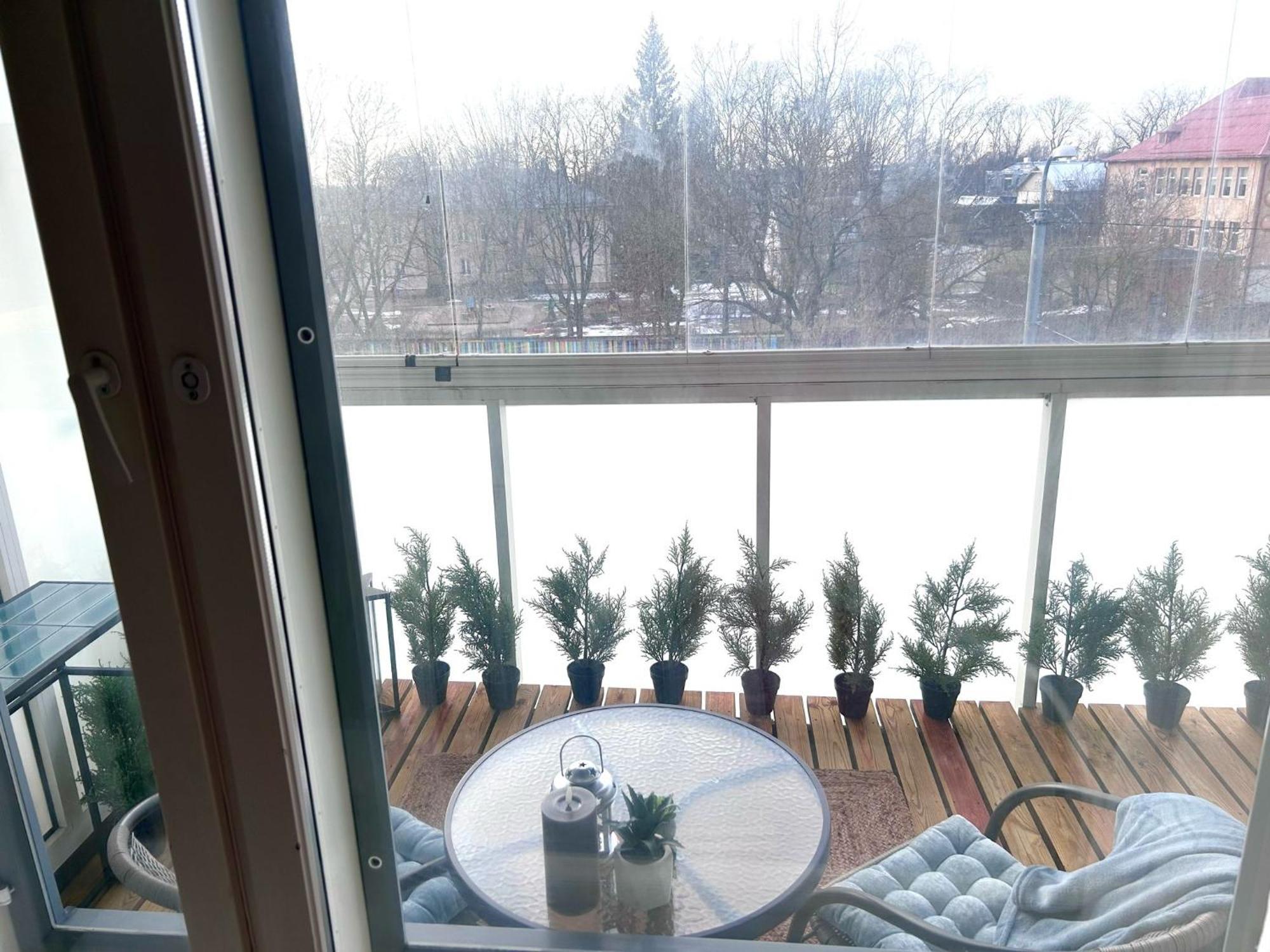 Stella'S Apartment - City Center - Free Secure Parking - Big Sun Terrace - Air Conditioning - Wifi - Tram To The Tallinn Bus Station And Old Town Eksteriør bilde