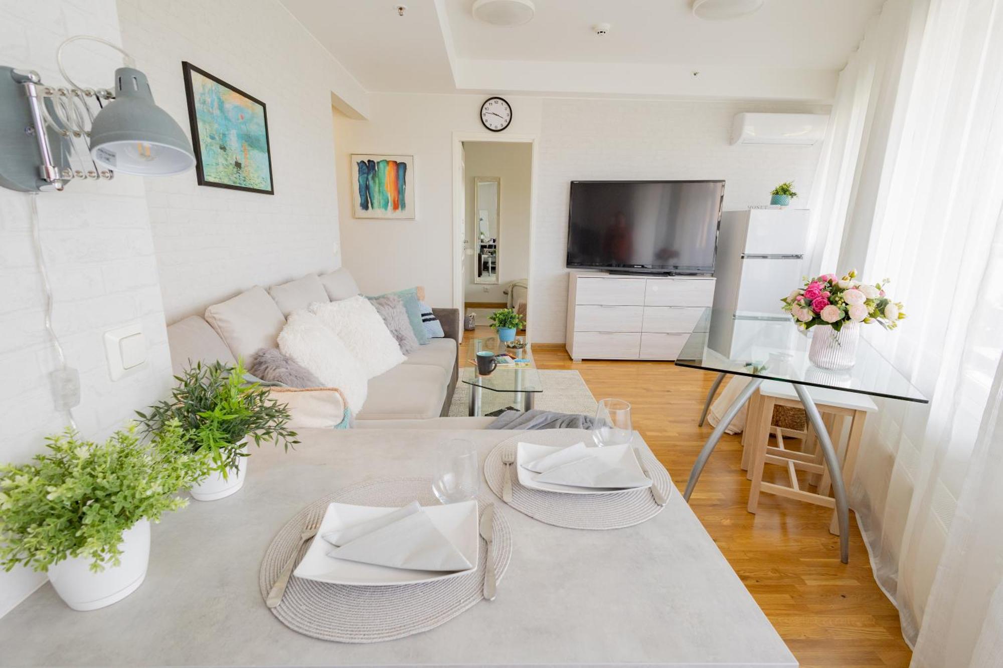 Stella'S Apartment - City Center - Free Secure Parking - Big Sun Terrace - Air Conditioning - Wifi - Tram To The Tallinn Bus Station And Old Town Eksteriør bilde