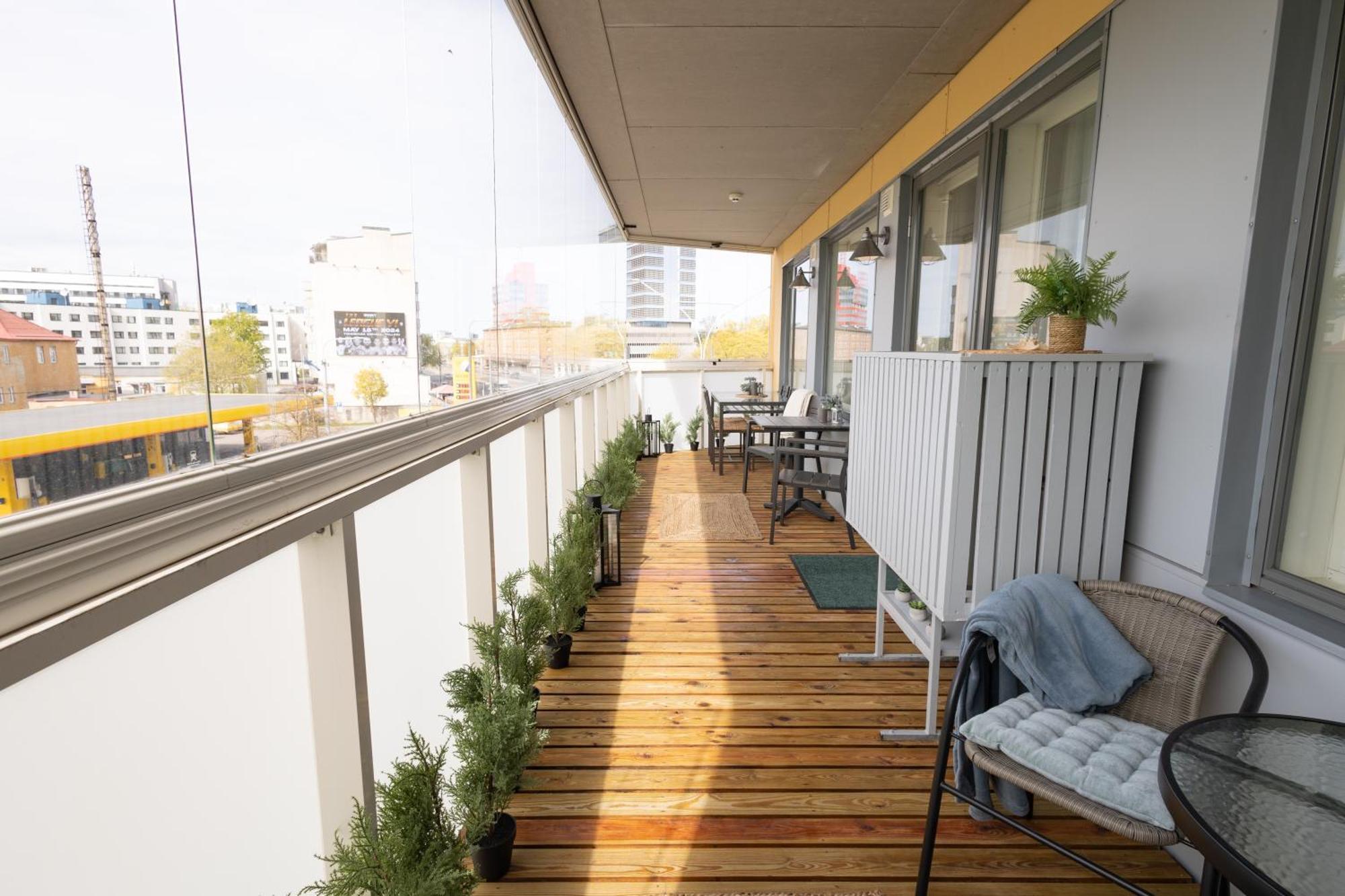 Stella'S Apartment - City Center - Free Secure Parking - Big Sun Terrace - Air Conditioning - Wifi - Tram To The Tallinn Bus Station And Old Town Eksteriør bilde